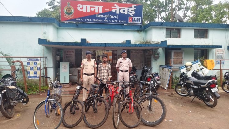 नेवई पुलिस ने पकड़ा सीरियल साइकिल चोर, 6 चोरी की रेंजर साइकिल बरामद