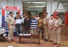 खुर्सीपार में हथियार लहराकर राहगीरों को धमका रहे थे, पुलिस ने दबोचे नाबालिग और दो युवक