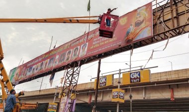भिलाई में अवैध बैनर-पोस्टरों पर निगम का एक्शन, पुलिस के साथ चलाया अभियान