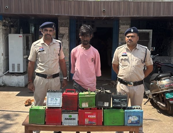 ऑटो और मालवाहक वाहनों की बैटरी चुराने वाला शातिर चोर गिरफ्तार, 15 बैटरियां बरामद