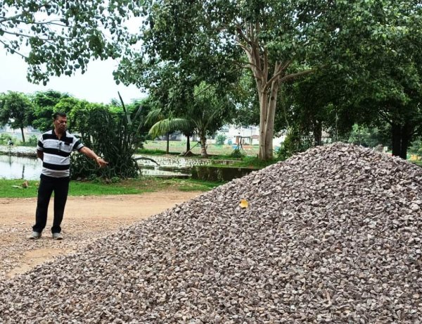 तालाब किनारे रेत-गिट्टी डम्प करना पड़ा महंगा, निगम ने लगाया ₹1000 का जुर्माना