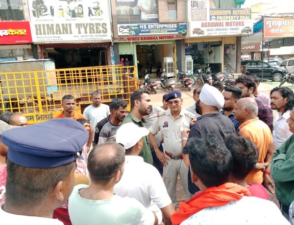 सड़क पर कब्जा और गलत पार्किंग करने वालों पर सख्ती, एक सप्ताह में 1215 वाहनों के ई-चालान