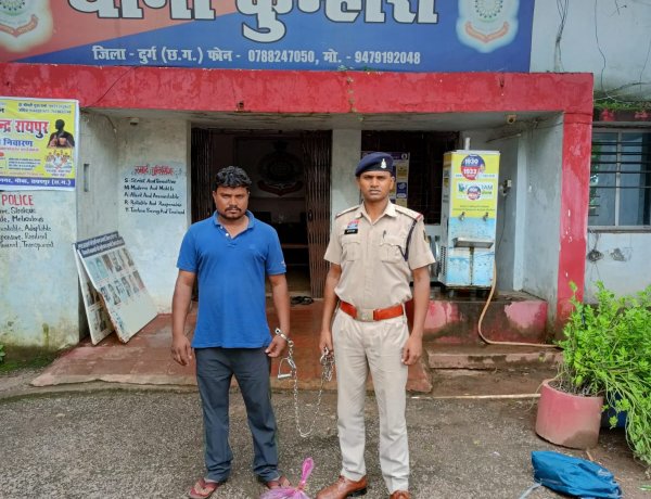 उड़िया बस्ती में सुलभ शौचालय के सामने पुलिस की रेड, 1.148 किलो गांजा जब्त; कीमत 57,400 रुपए