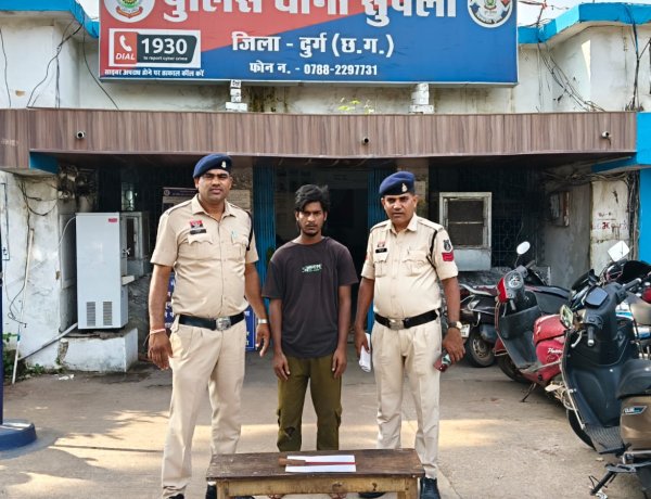 धारदार हथियार लहराकर राहगीरों को डराने वाला युवक गिरफ्तार
