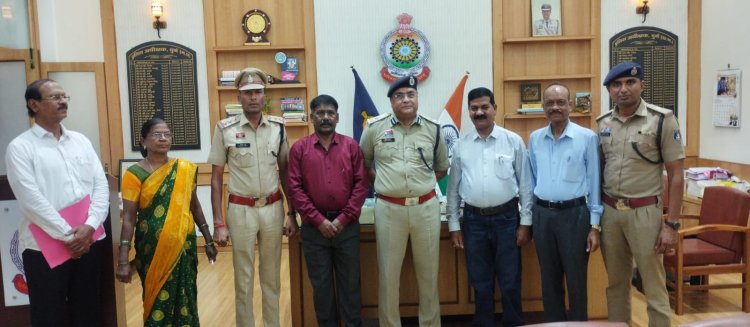 35 से 40 साल की सेवा के बाद तीन पुलिस अधिकारियों को सम्मानपूर्ण विदाई, दुर्ग पुलिस ने किया सम्मानित