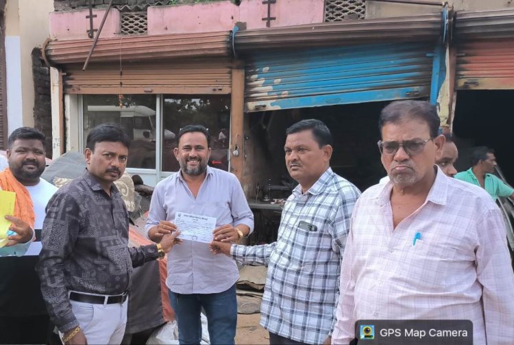 निगम और पुलिस का बड़ा एक्शन: नेहरू नगर से मौर्या टॉकीज तक हटीं अवैध गुमटियां, सड़क किनारे खड़े वाहनों पर कार्रवाई