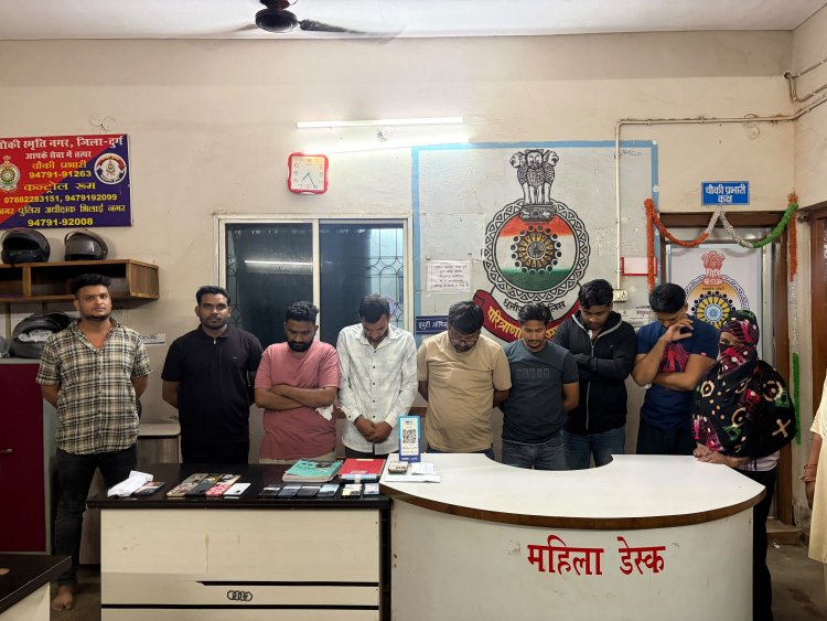 वेलनेस स्पा की आड़ में देह व्यापार का खुलासा, मैनेजर-महिला दलाल समेत 9 गिरफ्तार
