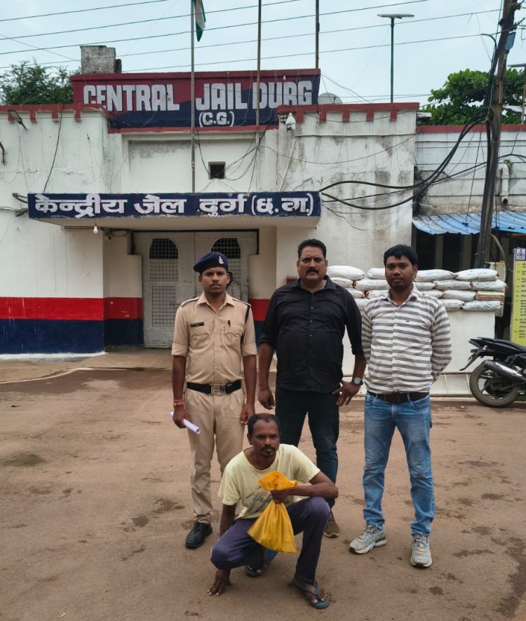 144 पाव देशी शराब के साथ तीन आरोपी गिरफ्तार