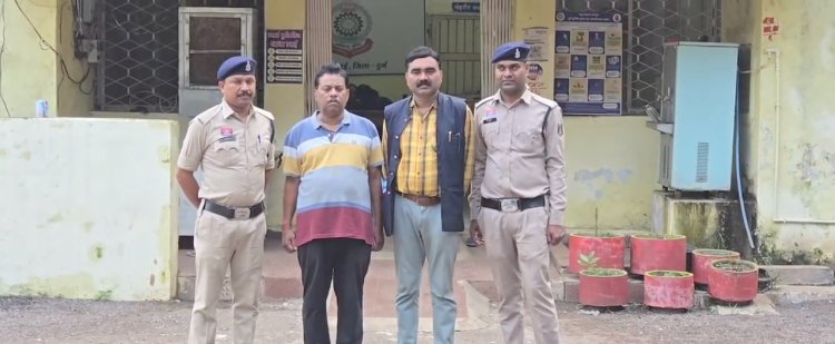 नौकरी का झांसा देकर 12 लाख की ठगी, पुलिस आरक्षक भर्ती कराने का वादा करने वाले दो आरोपी गिरफ्तार