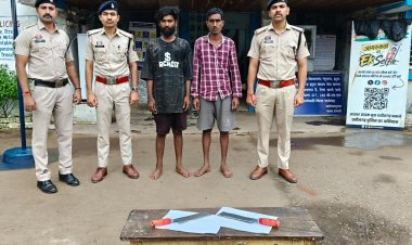 सुपेला में हथियार लहराकर लोगों को डराने वाले दो आरोपी गिरफ्तार