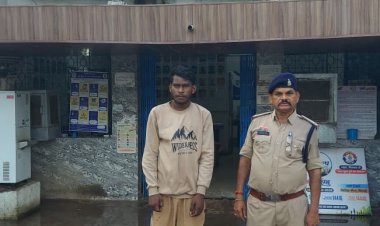 सुपेला में हथियार लहराकर दहशत फैलाने वाला युवक गिरफ्तार