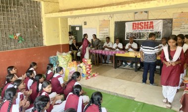 भगत सिंह की जयंती पर दिशा ने 54 जरूरतमंद बच्चों को बांटे जूते