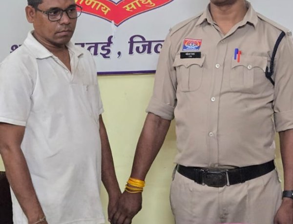 उमरपोटी बोगदा पुल के पास गांजा बेचते आरोपी गिरफ्तार