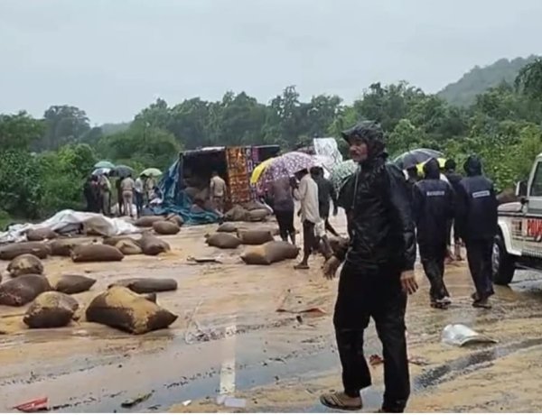 मरकाटोला घाटी में भीषण सड़क हादसा, पांच युवकों की मौत