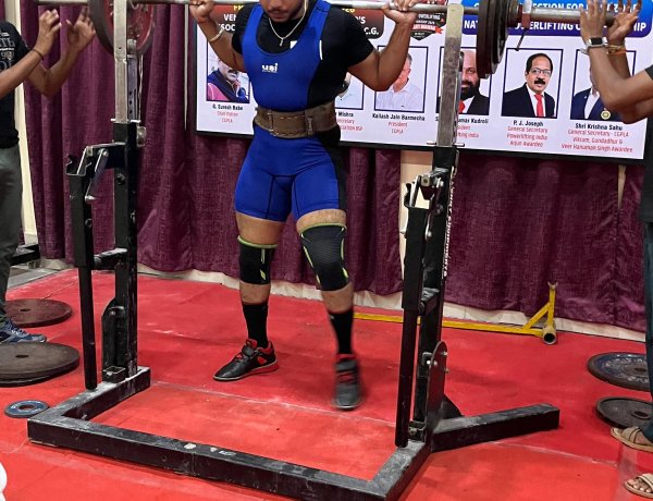पावरलिफ्टिंग प्रतियोगिता का शुभारंभ, पहले दिन 150 खिलाड़ियों ने दिखाया दमखम, पुरुषों के पांच वजन वर्गों में हुई जोरदार प्रतिस्पर्धा