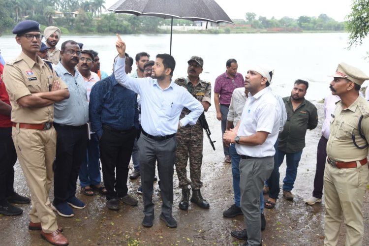 गणपति विसर्जन स्थल का कलेक्टर-एसएसपी ने किया निरीक्षण, सुरक्षा और व्यवस्थाओं को लेकर दिए निर्देश