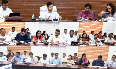 लंबित मामलों पर कलेक्टर सख्त, अधिकारियों को एक सप्ताह में जनशिकायतें निपटाने के निर्देश
