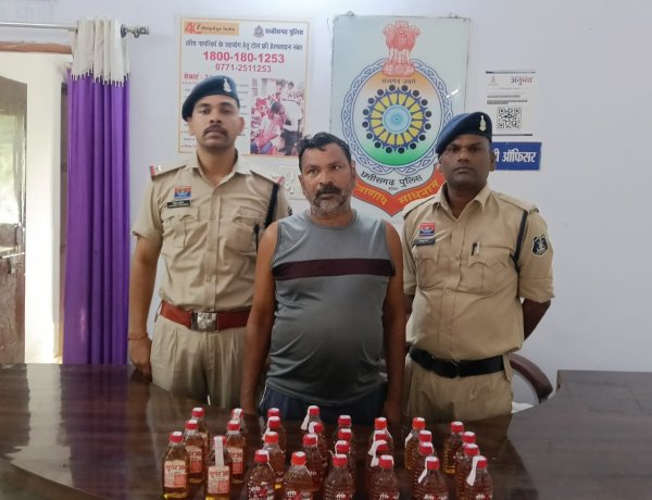ग्राम झीट में अवैध शराब बिक्री का भंडाफोड़, 30 पौवा देशी शराब के साथ आरोपी गिरफ्तार