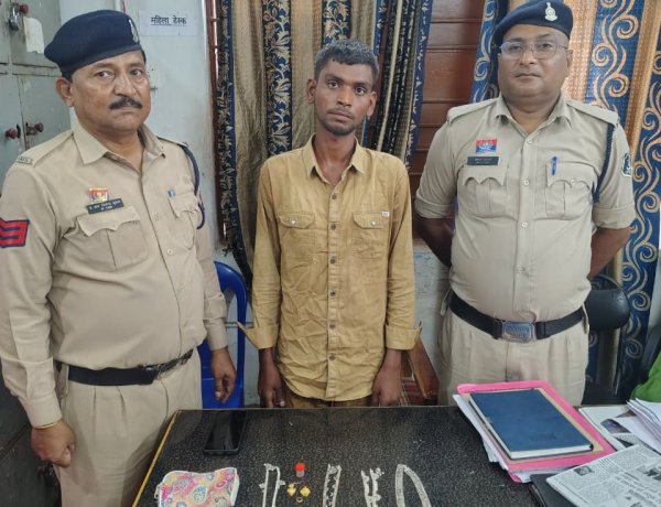 खुर्सीपार में घरों से सोने-चांदी के आभूषण चोरी करने वाला 19 वर्षीय आरोपी गिरफ्तार
