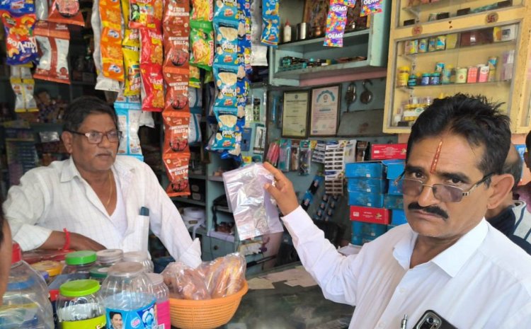 कृष्णा नगर में निगम का छापा: बिना अनुज्ञप्ति, सड़क बाधा और सिंगल यूज प्लास्टिक पर कार्रवाई