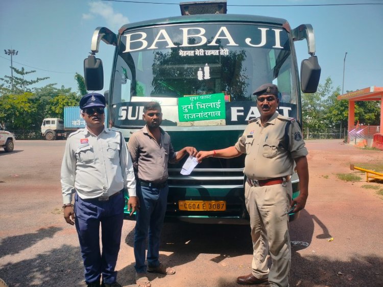 सितंबर में 7,610 वाहन चालकों पर यातायात पुलिस की कार्रवाई 6,517 बिना हेलमेट, 178 तेज रफ्तार और 142 शराबी वाहन चालक पकड़े गए